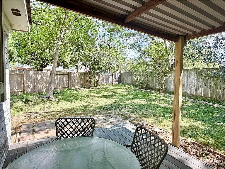17407 Chamberlain Dr — Photo 23