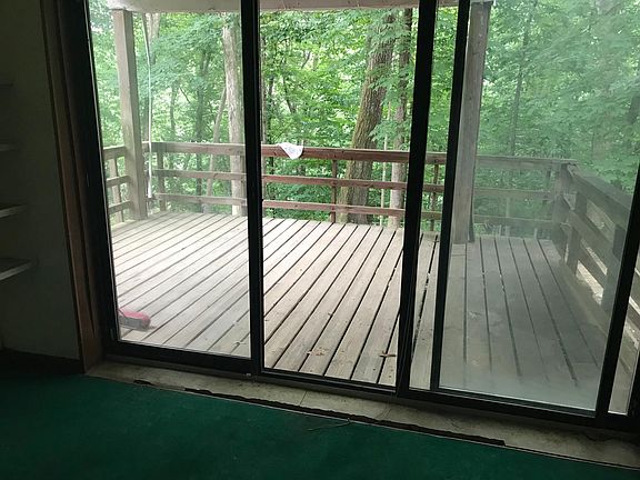 2nd image of 662 Gordon Dr