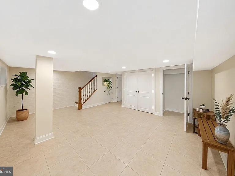 1505 Spring Pl NW — Photo 29