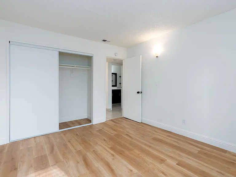 4606 Neil Rd #185 — Photo 12