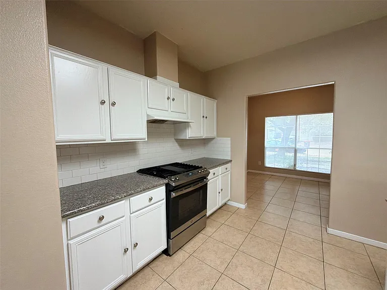 15423 Fir Woods Ln — Photo 12