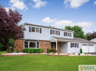 5 Michael Ln, Monroe Township, NJ 08831