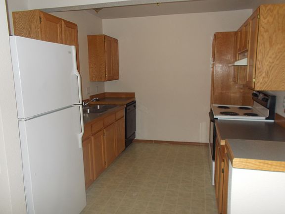 3rd image of 705 N Jefferson St APT 115