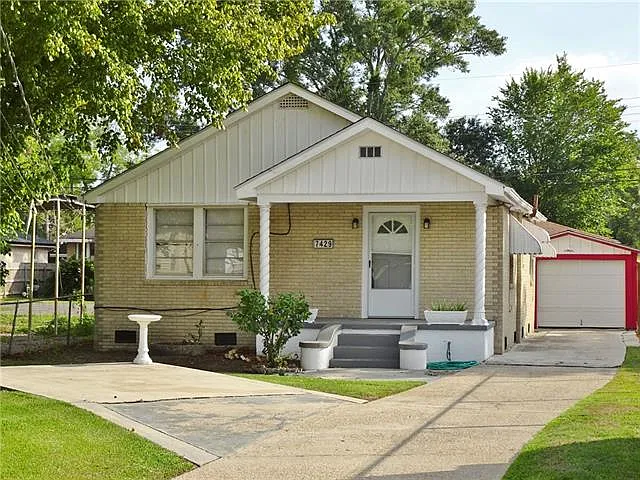 7429 Pritchard St — Photo 1