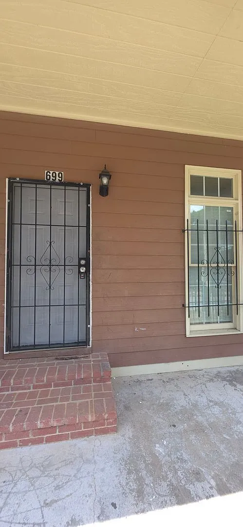 3 bed, 2.0 bath, 1155 sqft, $1,595 — Photo 2