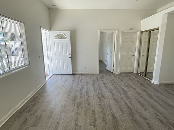 Spacious and Pristine Living Room