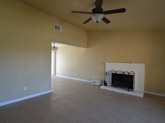 3rd image of 7918 Deer Lake Dr