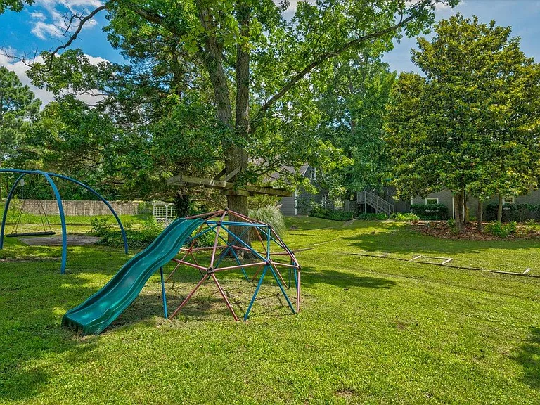 126 White Oak Dr — Photo 31