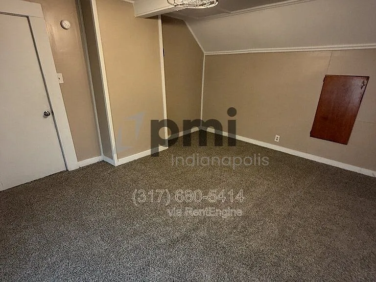 1023 E 8th St #3 — Photo 10