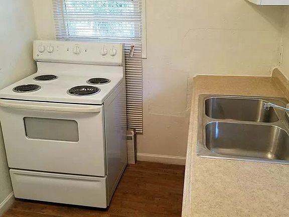 2nd image of 1010 E Sligh Ave