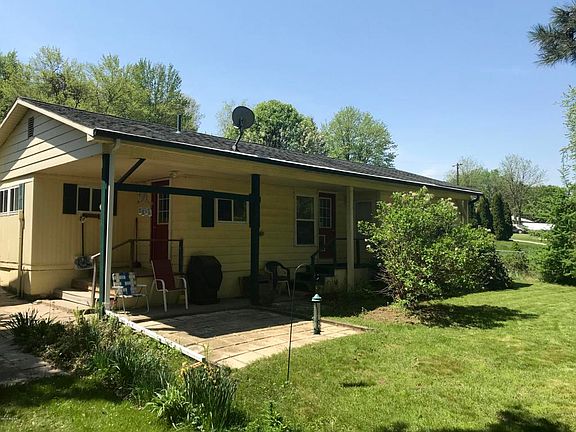 2nd image of 12175 Black Creek St NE