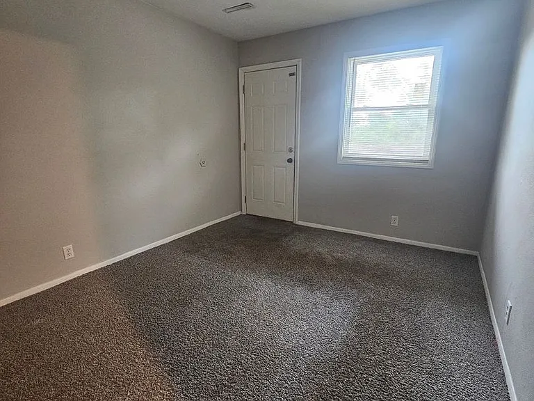 3410 Heatherton Dr — Photo 6