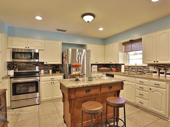 5th image of 2233 Sylvan Dr