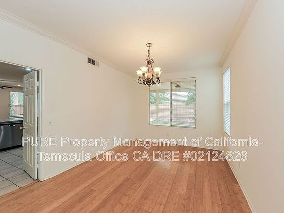 3rd image of 23641 Groveland Pl