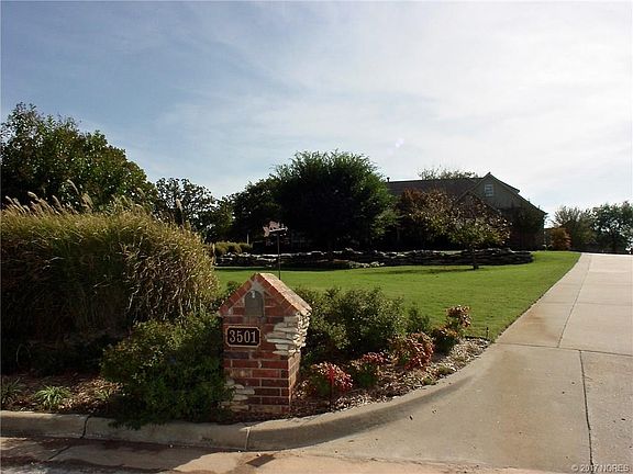 3rd image of 3501 Crestview Ln