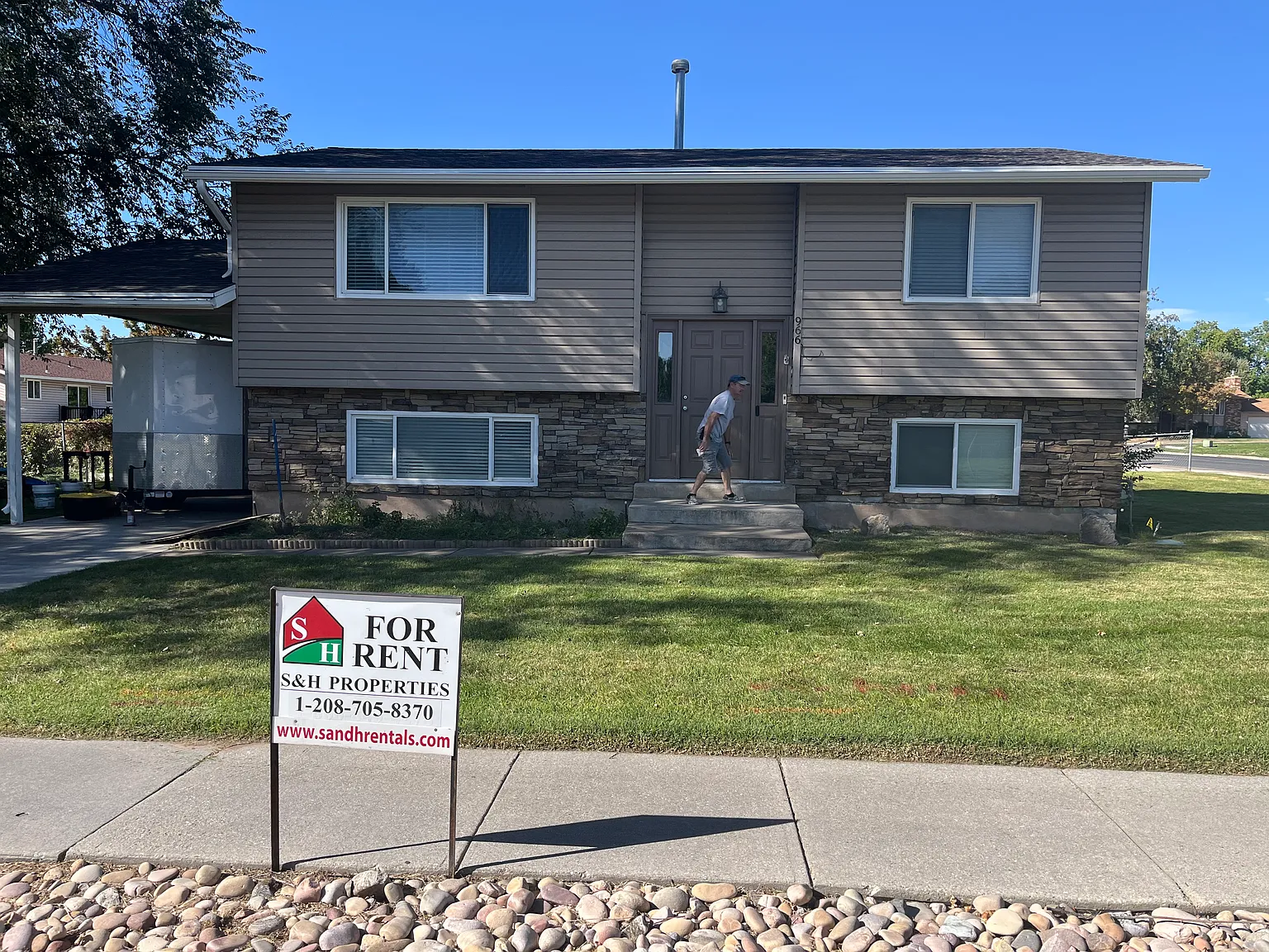 4 bed, 1800 sqft, $1,995 — Photo 1