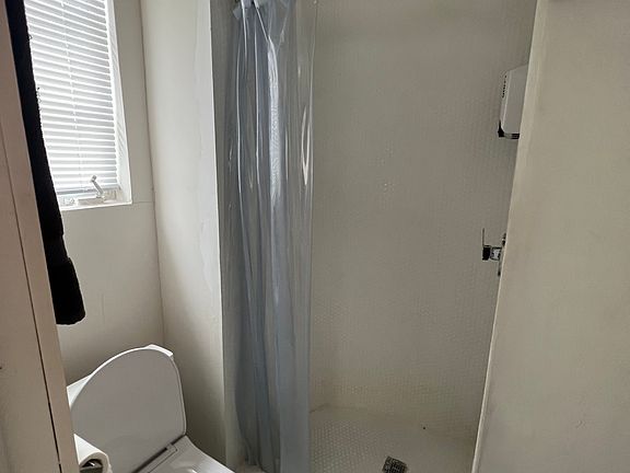 2nd image of 1829 Fillmore St #20