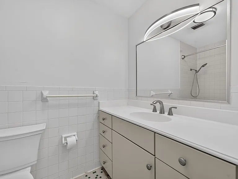 700 Melrose Ave #A5 — Photo 21