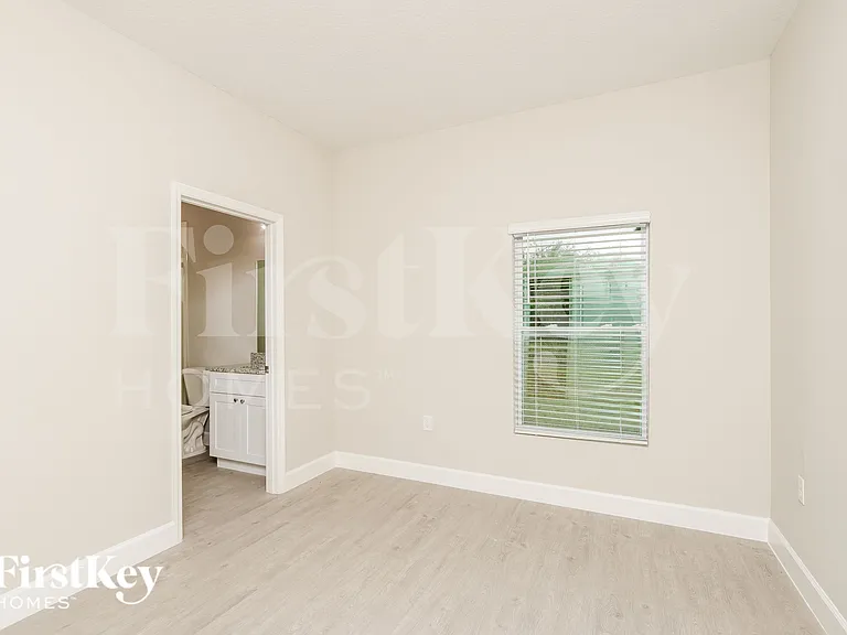 124 Lamarque St SW — Photo 11