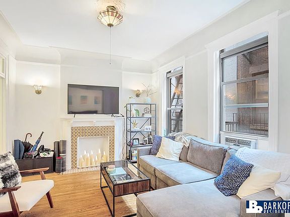 4th image of 105 E 15th St APT 63