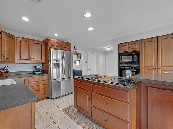 5th image of 15 Birch Hill Rd