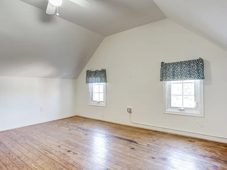 1626 Kalmia Rd NW — Photo 36