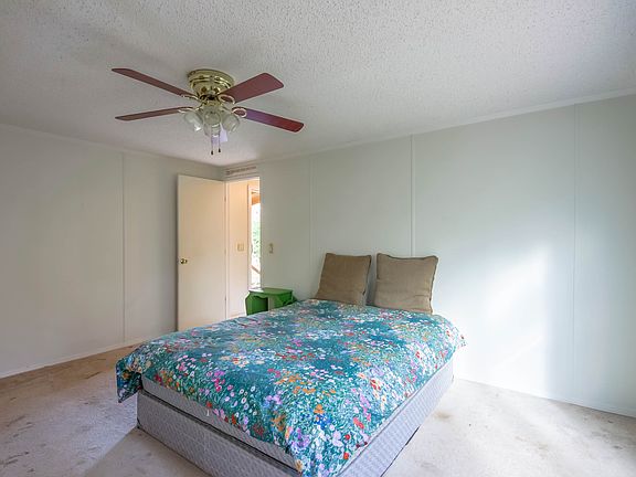 5th image of 110 Wild Cherry Dr