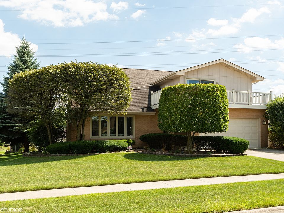 1st image of 10137 S Westport Dr