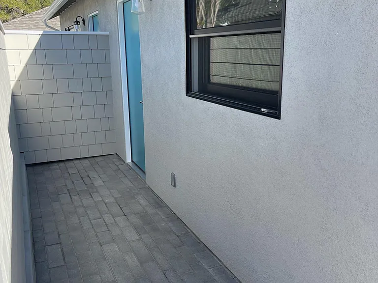 Olive St — Photo 8