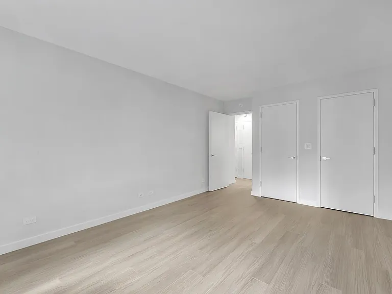 165 E 66th St #5H — Photo 2