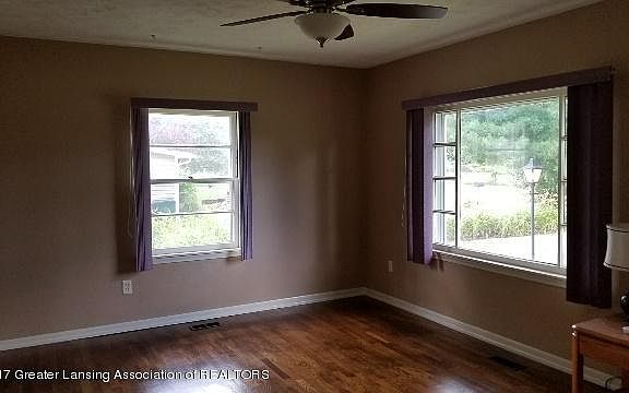 4th image of 6037 Woodgate Dr