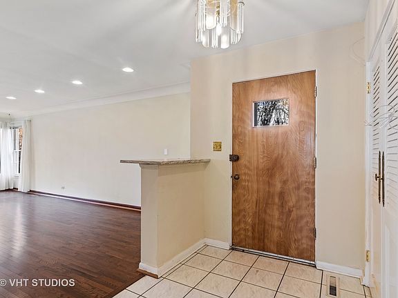 2nd image of 7319 N Kedvale Ave