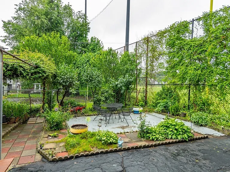 4114 Washington St #3 — Photo 30