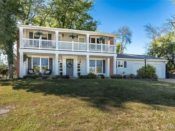 809 Aramis Dr, Saint Louis, MO 63141