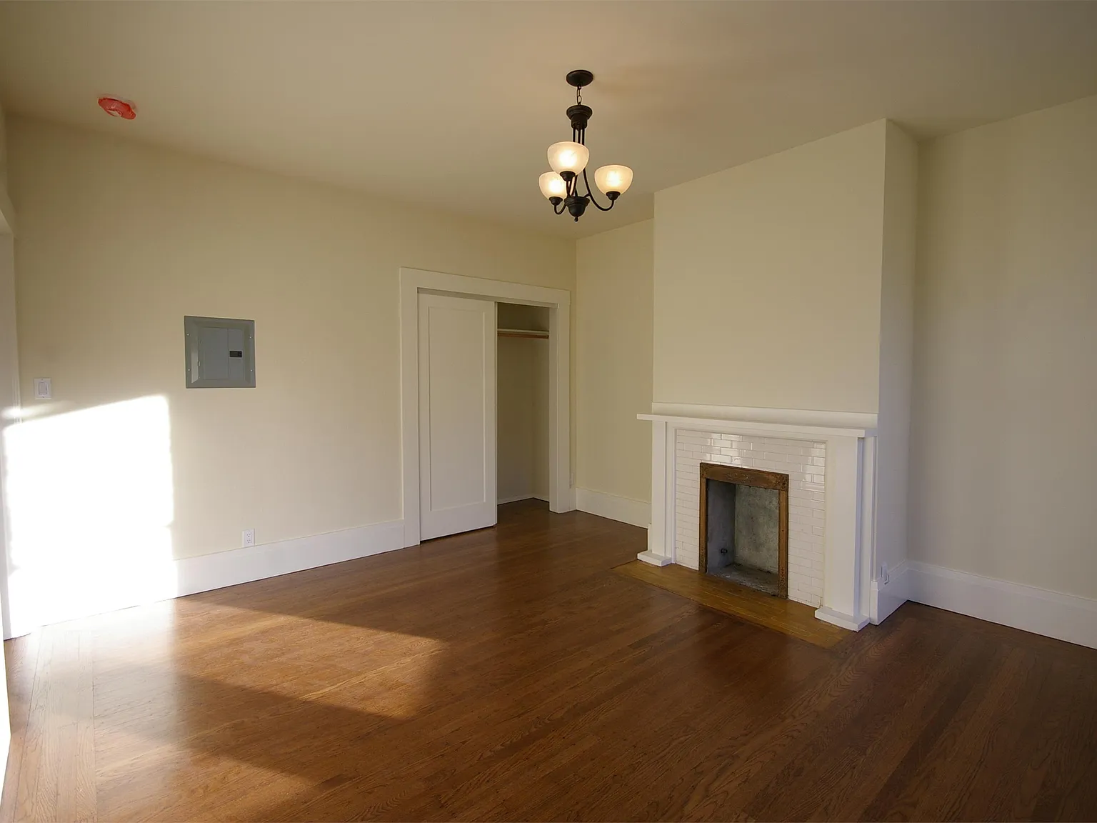 38 Belvedere St — Photo 3