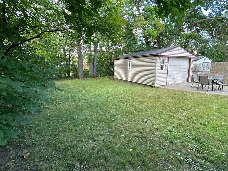 1656 W Troy Ave — Photo 3