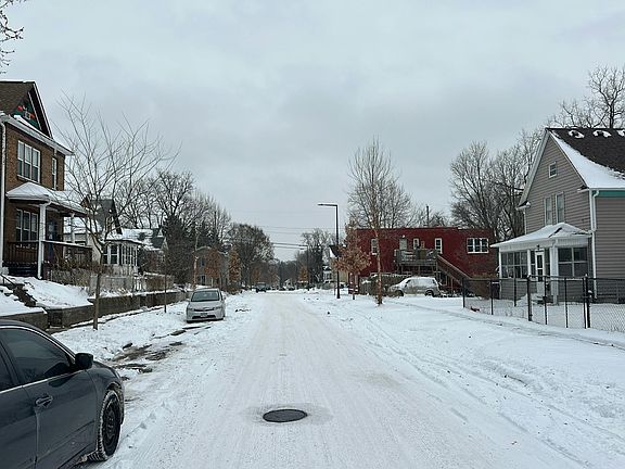 4th image of 341 Stinson St