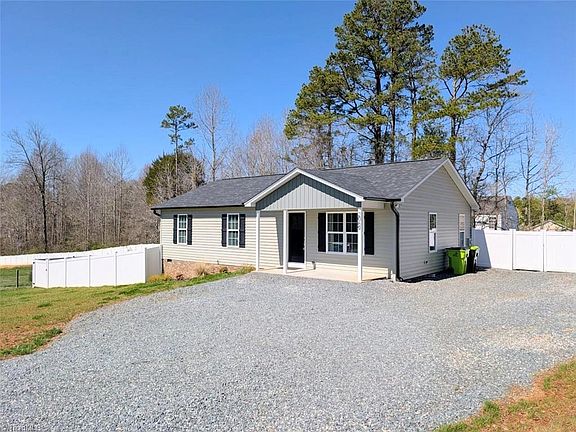 4th image of 2069 Darwick Rd