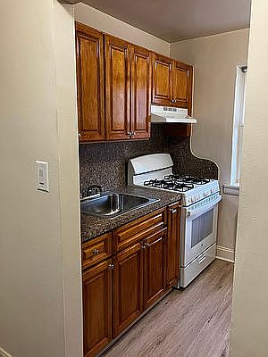 3rd image of 125 Highland Ave #1B