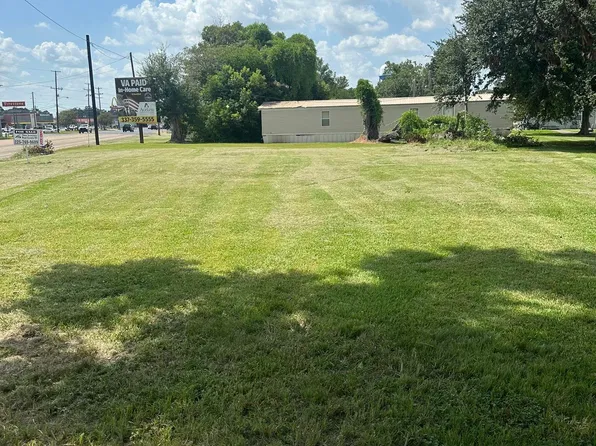 E Admiral Doyle Dr, New Iberia, LA 70560