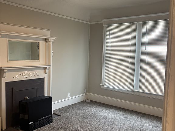 4th image of 1325 Lincoln Way APT 2