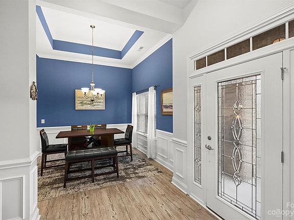 4th image of 410 Red Door Dr