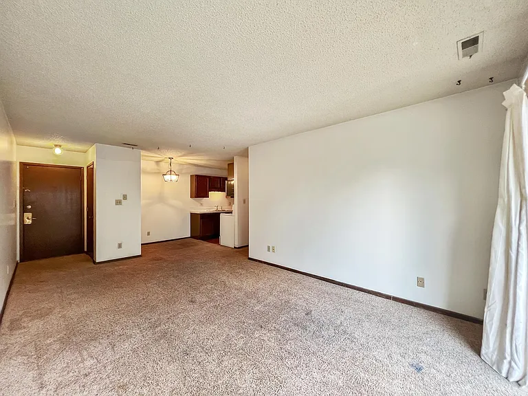 515 S 4th St #36 — Photo 4