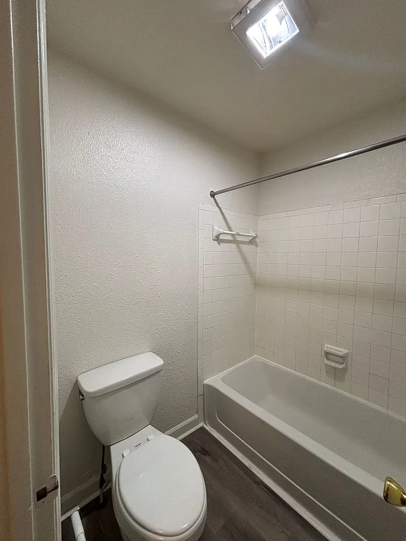 2502-202 Avent Ferry Rd, Raleigh NC, 28607 — Photo 3