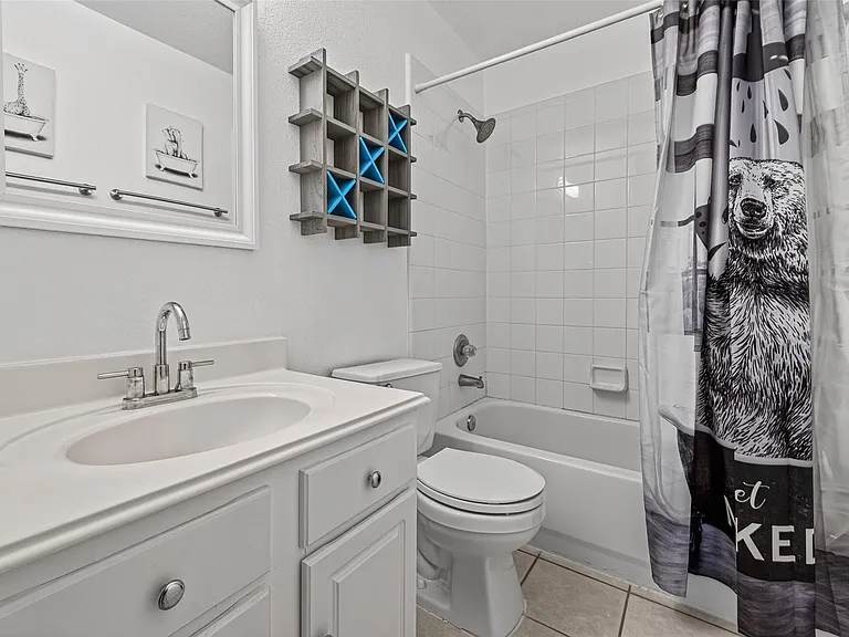 3934 Brook Garden Ln — Photo 29