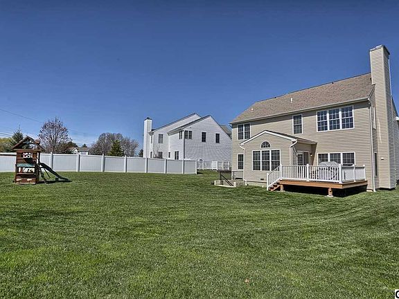 3rd image of 103 Evergreen Cir