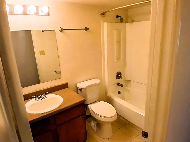 Butler Hill Apartments — Photo 34