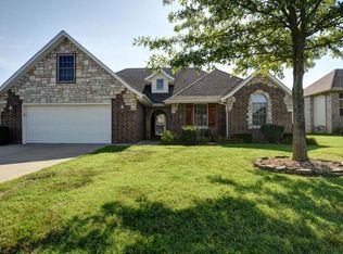 5536 S Pinehurst Ave, Springfield, MO 65810