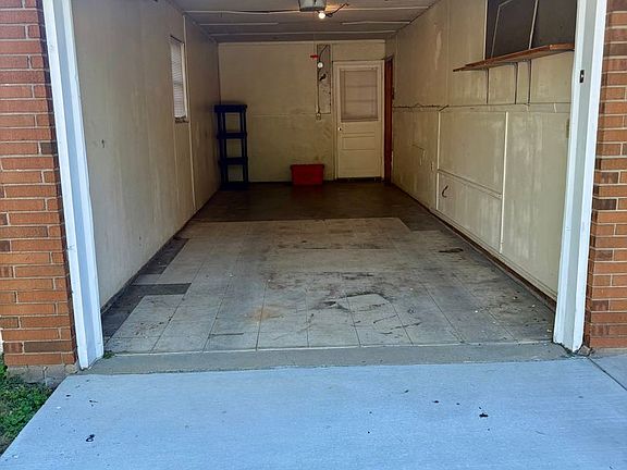 3rd image of 1718 Birchbark Ln