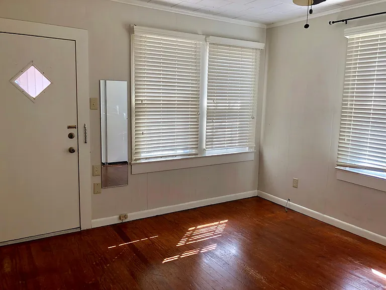 206 Jackson St — Photo 11